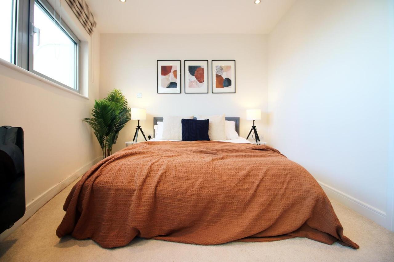 The Skyline - Luxury City Centre Flat With Designated Parking คาร์ดิฟฟ์ ภายนอก รูปภาพ