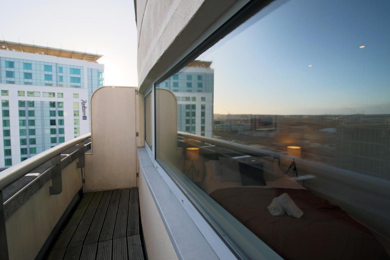 The Skyline - Luxury City Centre Flat With Designated Parking คาร์ดิฟฟ์ ภายนอก รูปภาพ