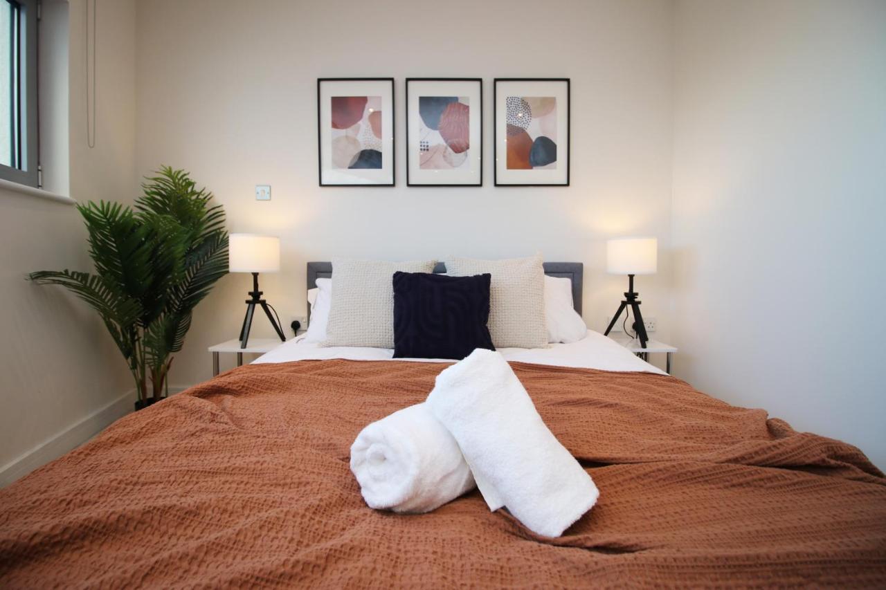 The Skyline - Luxury City Centre Flat With Designated Parking คาร์ดิฟฟ์ ภายนอก รูปภาพ