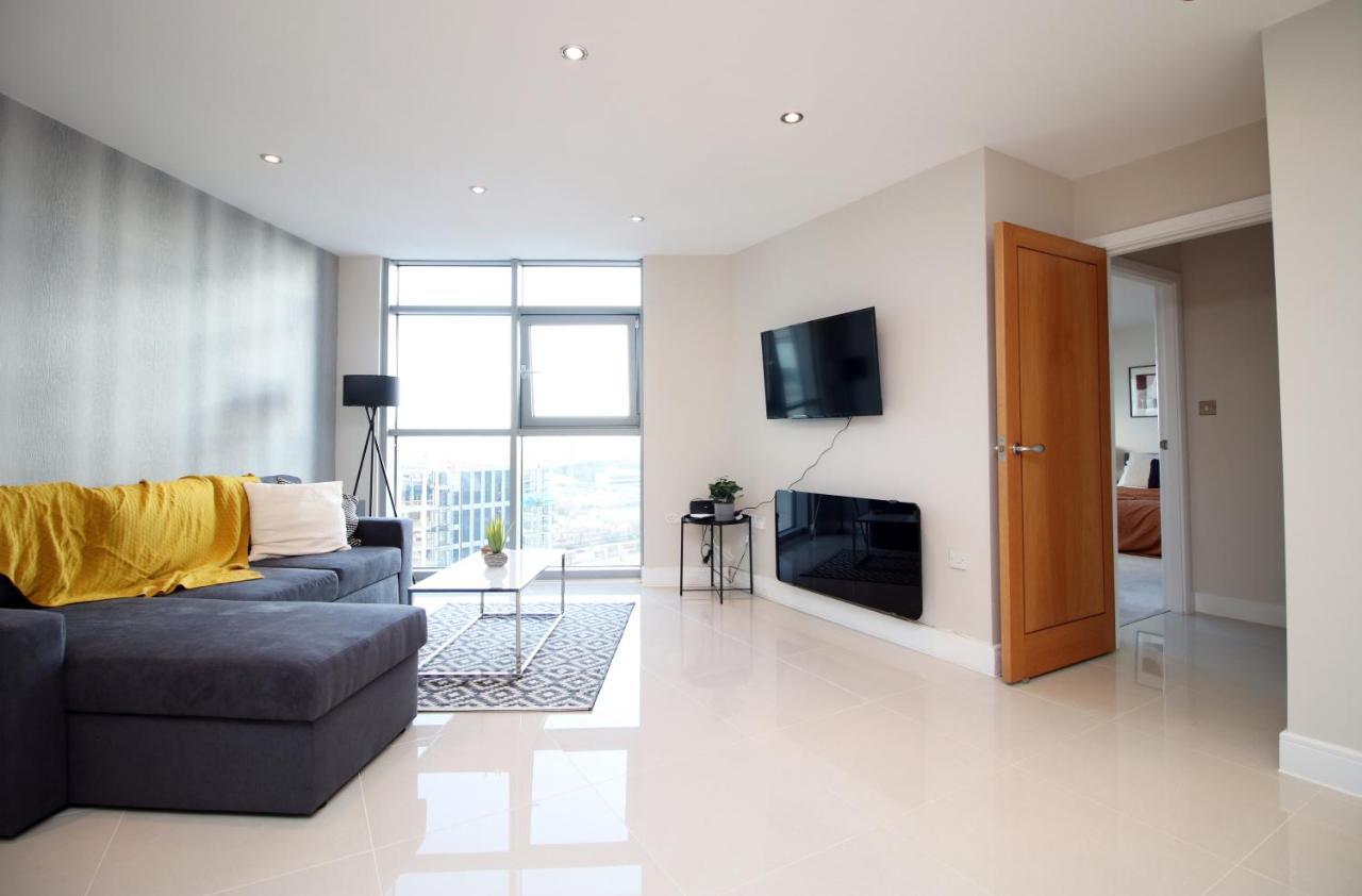 The Skyline - Luxury City Centre Flat With Designated Parking คาร์ดิฟฟ์ ภายนอก รูปภาพ