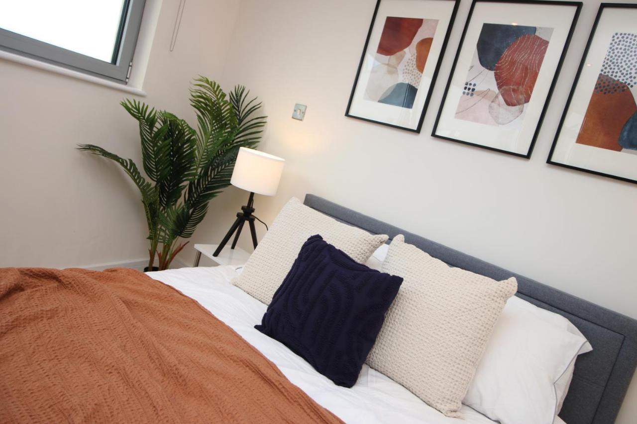 The Skyline - Luxury City Centre Flat With Designated Parking คาร์ดิฟฟ์ ภายนอก รูปภาพ