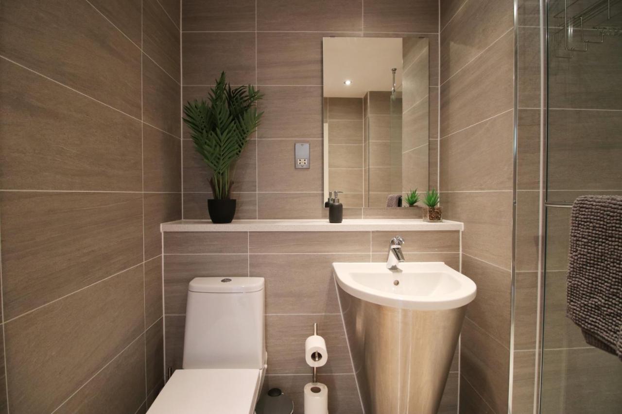 The Skyline - Luxury City Centre Flat With Designated Parking คาร์ดิฟฟ์ ภายนอก รูปภาพ