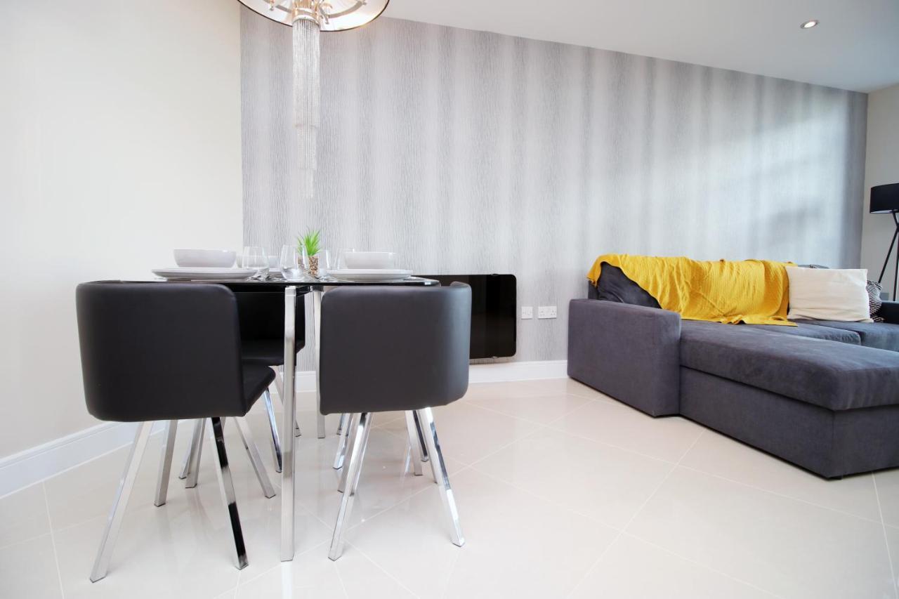 The Skyline - Luxury City Centre Flat With Designated Parking คาร์ดิฟฟ์ ภายนอก รูปภาพ