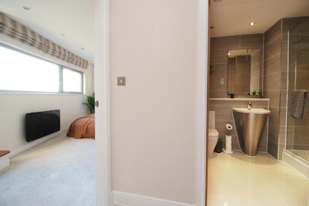 The Skyline - Luxury City Centre Flat With Designated Parking คาร์ดิฟฟ์ ภายนอก รูปภาพ