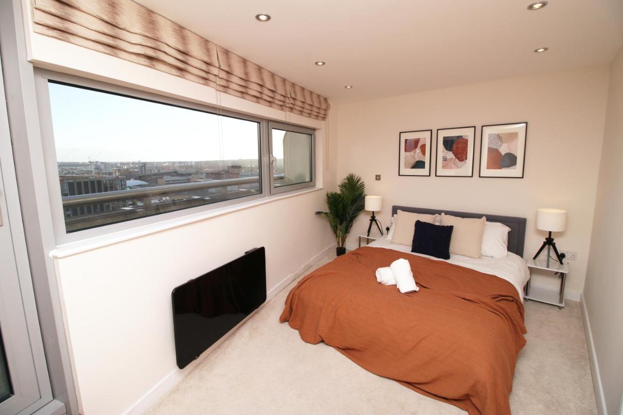 The Skyline - Luxury City Centre Flat With Designated Parking คาร์ดิฟฟ์ ภายนอก รูปภาพ