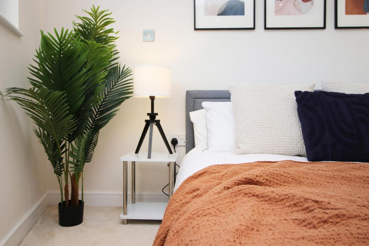 The Skyline - Luxury City Centre Flat With Designated Parking คาร์ดิฟฟ์ ภายนอก รูปภาพ
